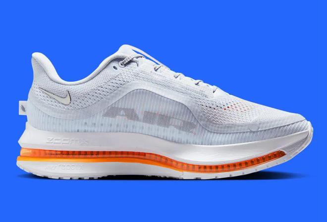 这双Nike跑鞋把能给的都给足了bsport体育入口配置诱人！(图3)
